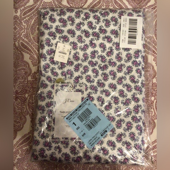 NWT J. Crew Limited EditionTablecloth - Picture 6 of 6